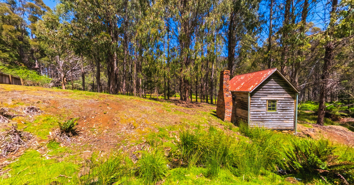 Panoramic view of The Old Roadside Hut, Tasmania